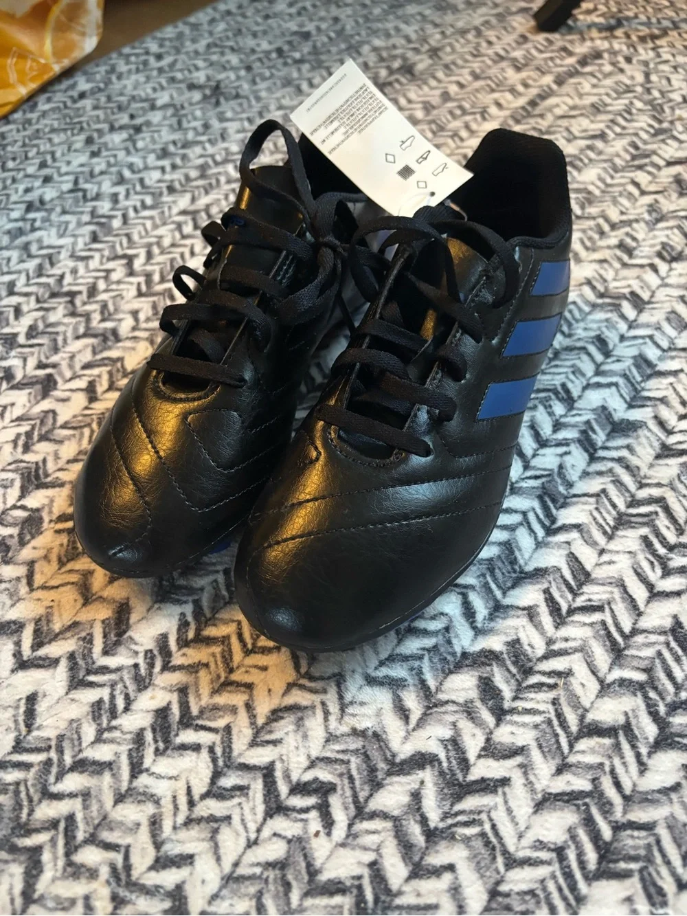Brand New NWT Adidas Goletto Boys Sports Soccer Cleats Black and Blue size 4.5